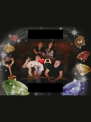 Yeah after 3 years it time to Meet your online friend and what is a better place then the Efteling 😂❤️ @Nash~  @Sam Dekker  thanks you both for a unforgettable day i had alot of fun (even doing stuff i said i would never do 😂) and may there be more in the future 🫶❤️ @Efteling  #efteling #gamers #dayout #fun