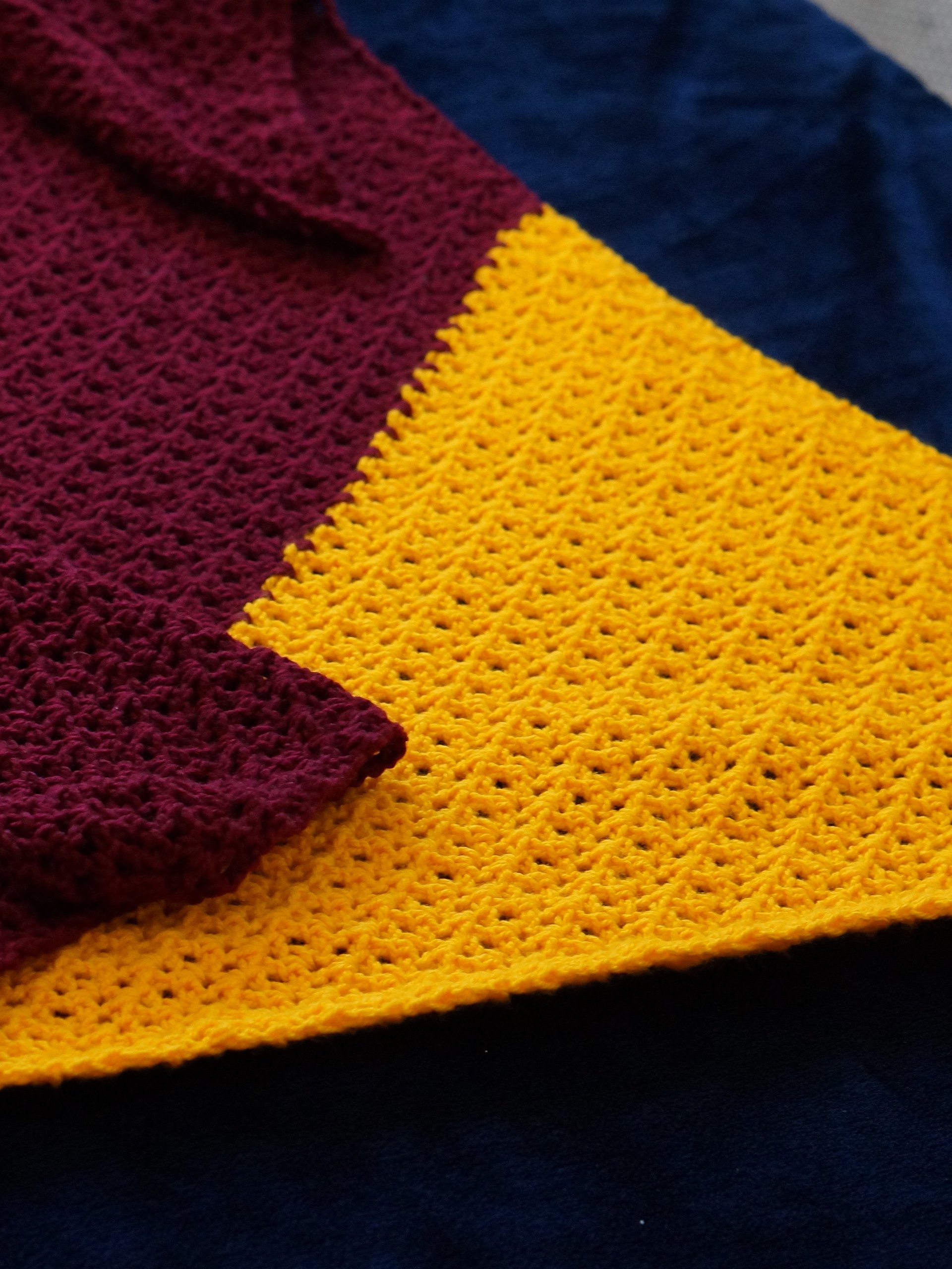 Striped V stitch triangular shawl pdf pattern product image (3)