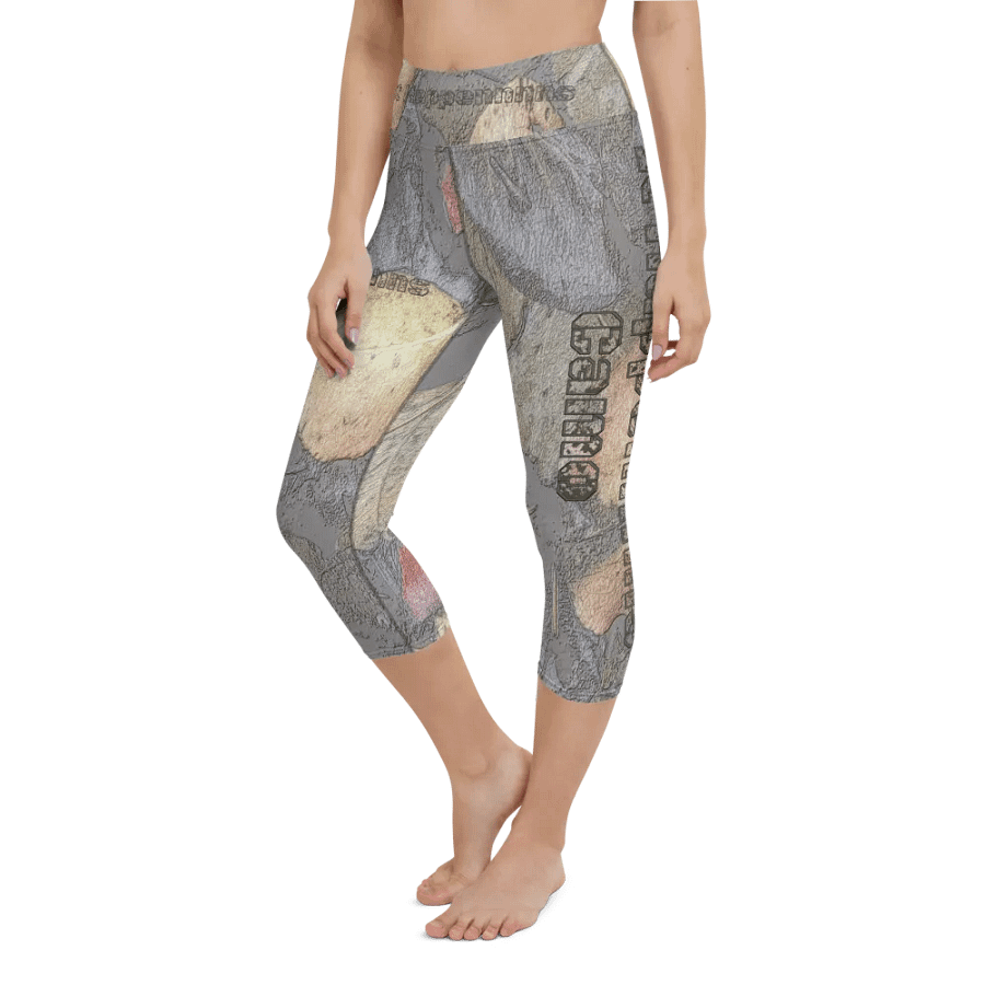 Yoga Capri Leggings - MossyOak - It Happennnns Camo product image (12)