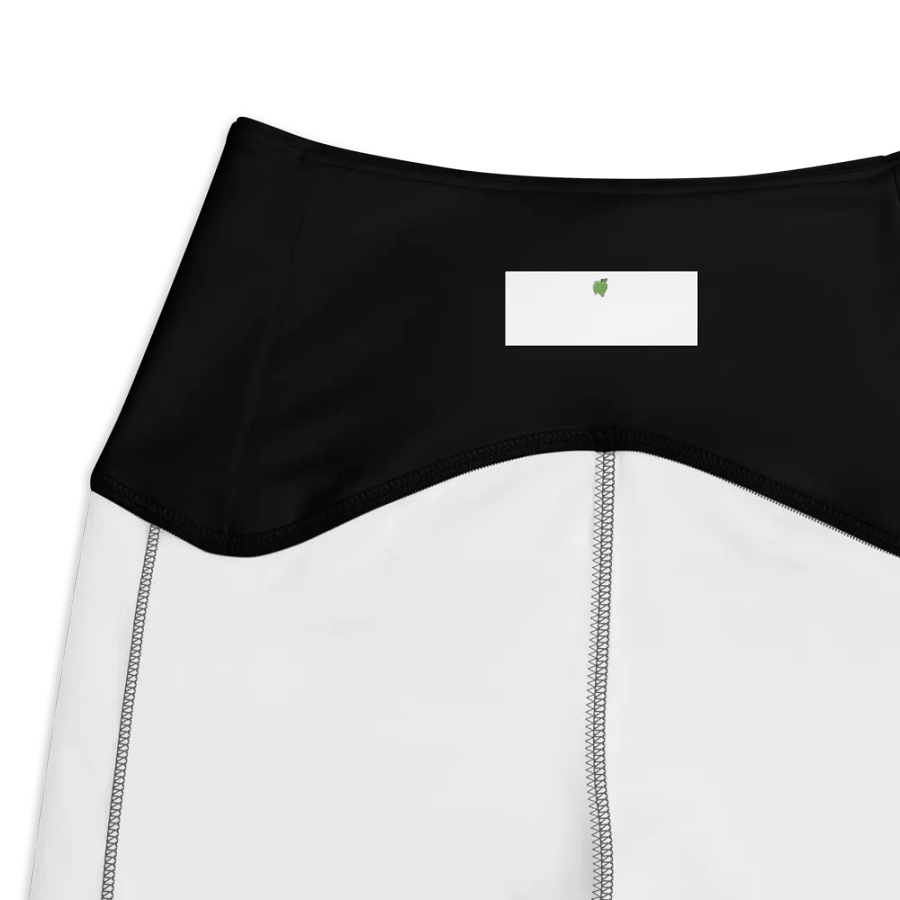Sun-Protected Crossover Leggings with Pockets product image (4)