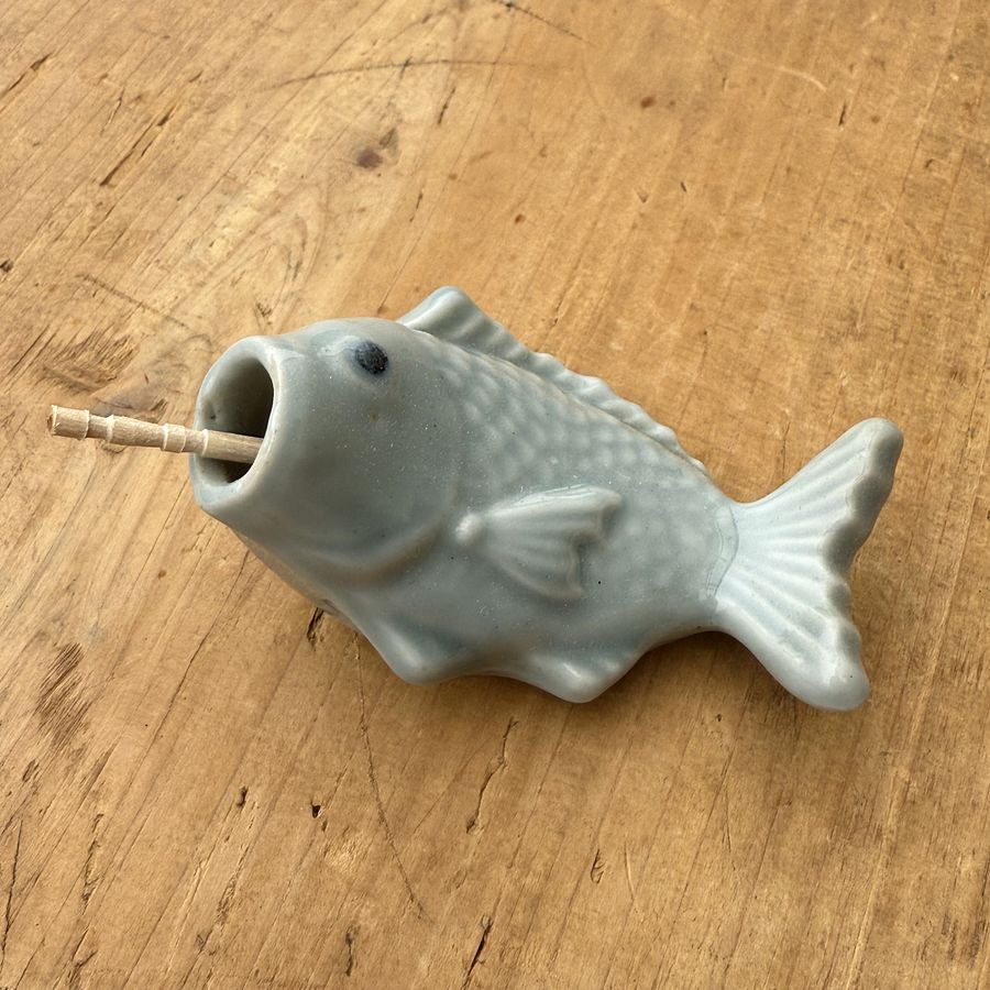 🎎 Celadon Fish Chopstick Rest - Japanese Hashi-Oki & Toothpick Holder product image (4)