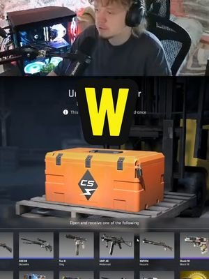 JUST PULLED THIS BAD BOY, I SWEAR😎 #twitch #twitchstreamer #smallstreamer #streamer #deeppepper #estonia #cs #csgo #cs2 #caseopening #pretend #bigmoney  #case #foryou #foryoupage #fyp 
