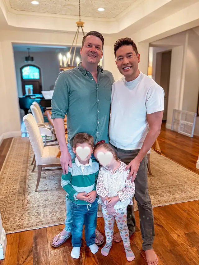 Grateful for the little humans who made me a dad, the husband I get to grow old with, the health that keeps us moving, and every lesson this year handed me — especially the ones that reminded me to give myself grace. From our family to yours, Happy Thanksgiving, from Auntie Mich’s House 🥹🙏🏼🦃✨ #thankful #thanksgiving #grateful #thankfulheart #familyfirst 