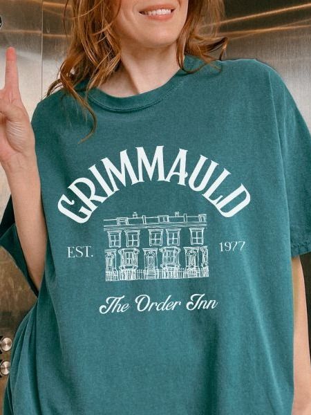 Grimmauld Inn Vintage Minimalist Style Shirt product image (29)