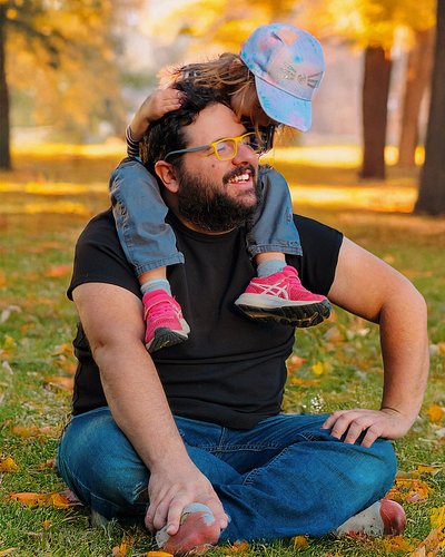Juste nous deux, à profiter des petites choses de la vie. 🍂 #automne #papa #famille #pereetfille @follachat