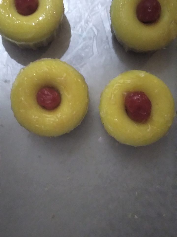Pineapple Upside-Down Wax Melts product image (2)