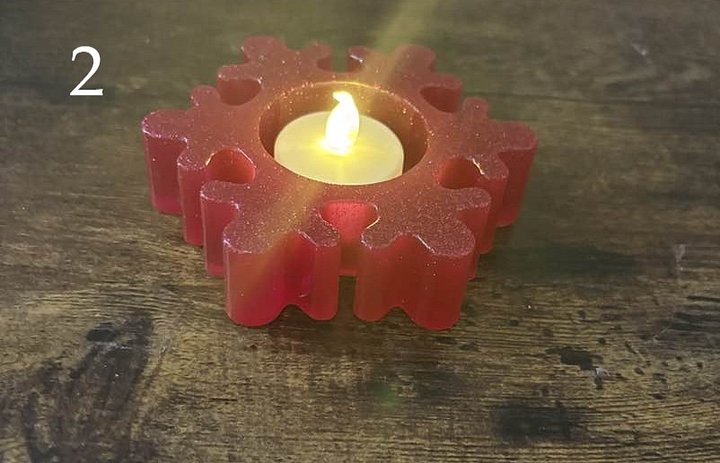 🎅 Handmade Christmas Resin Tealight Candle Holders – Includes Battery-Operated Tealight product image (2)