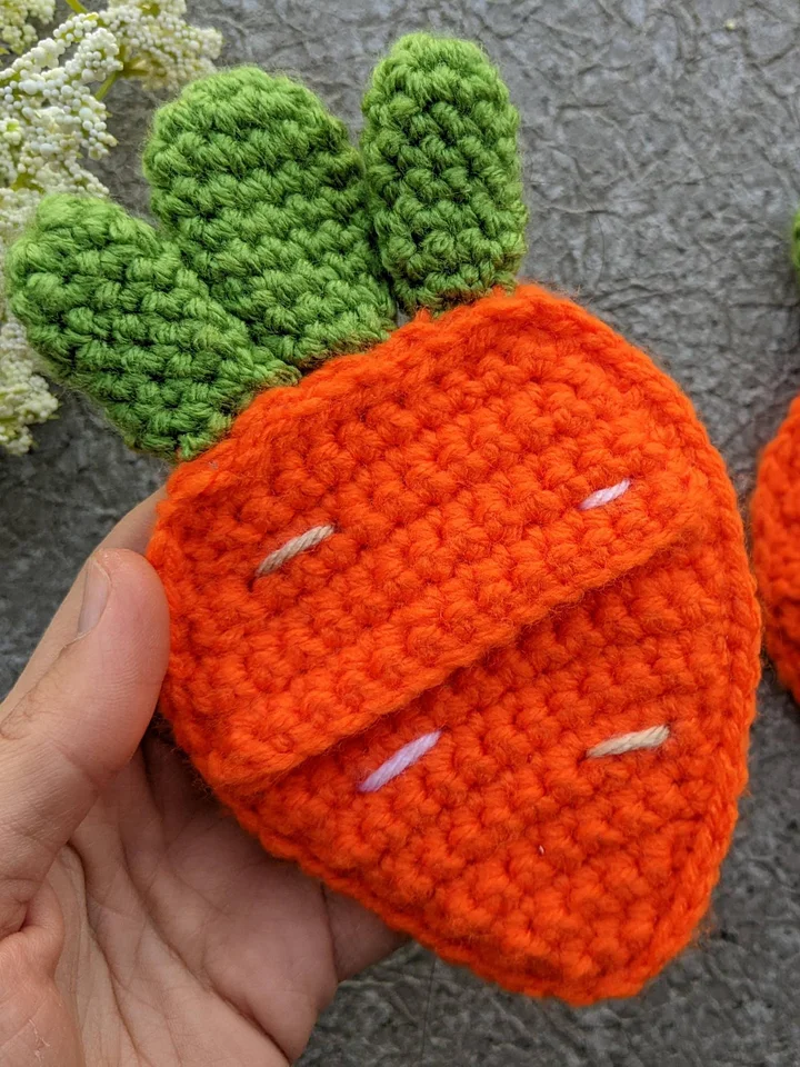 Crochet Carrot Treats Pocket Pattern product image (1)