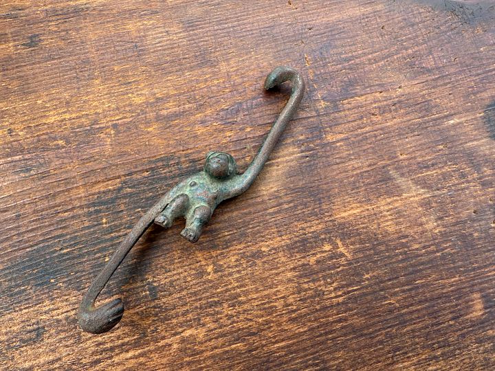 🎎 Japanese Wrought Iron Monkey Hook – Mid-Showa Era – Japan Antique Roadshow product image (2)