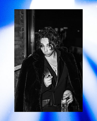 New music is on the way 🪩

Some backstage pics from Nashville show 
📸: @nikostycos