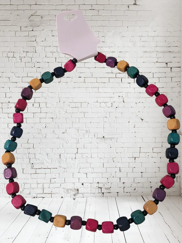 Bold Colors Flat Bead Necklace product image (2)