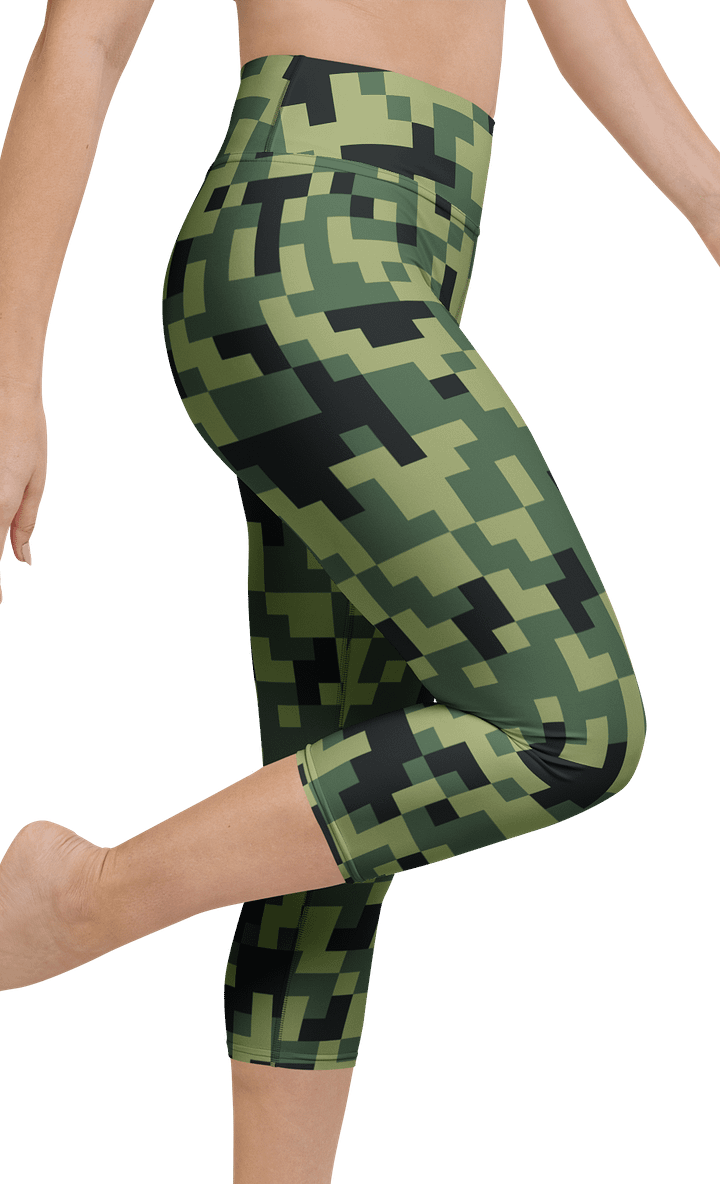 Military Green Camouflage Pixels Camo Pattern Yoga Capri Leggings product image (1)