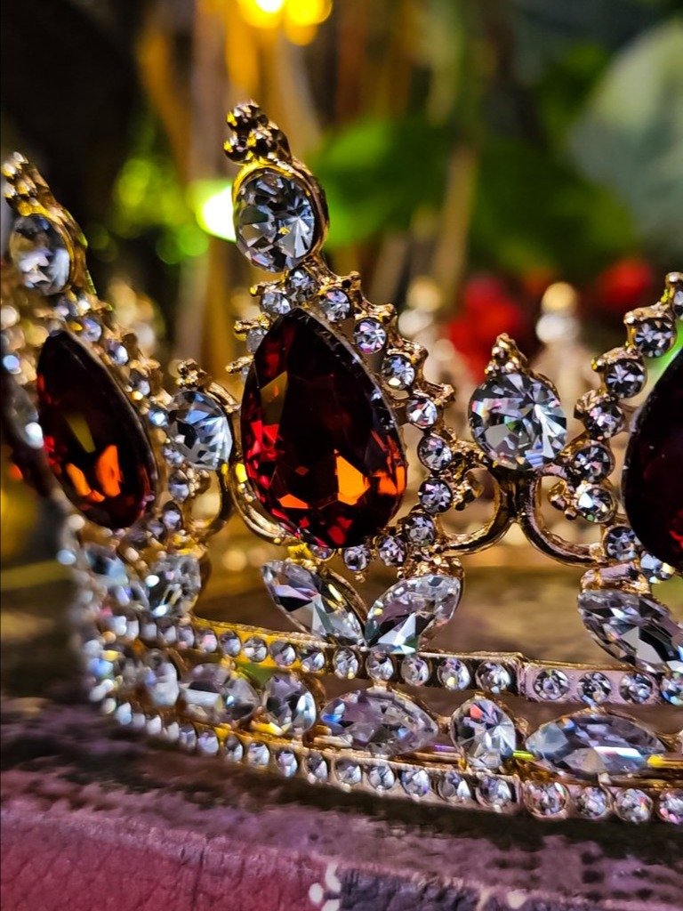 The Armored Kingdom Eternal Dark Amber Crown (Gold) product image (6)