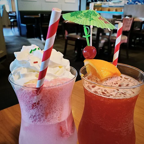 Sushi and drinks for @maple_mariposa 's birthday! #Sushi #Birthday #Food #Drinks #Daiquiri #Dessert #S10