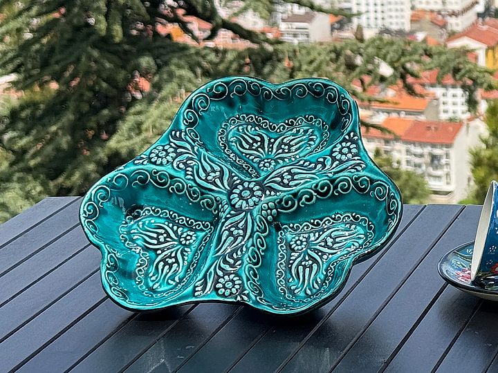 Ceramic snack dish (hearts) — handmade pottery product image (2)