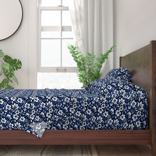 Seamless Pattern - Floral Pattern in Blue and White on Dark Blue Background product image (3)