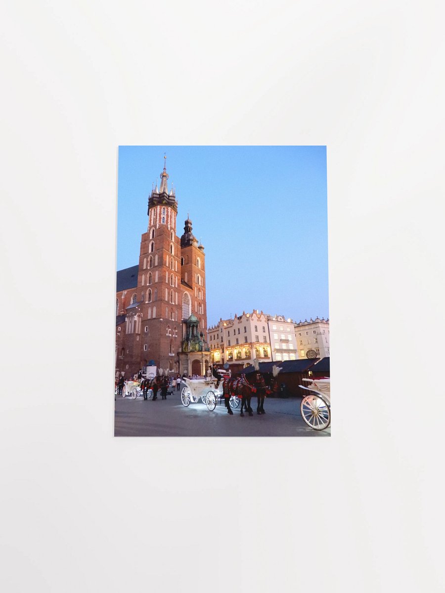 Krakow - St. Mary's Basilica and horse-drawn carriage - print/poster product image (7)