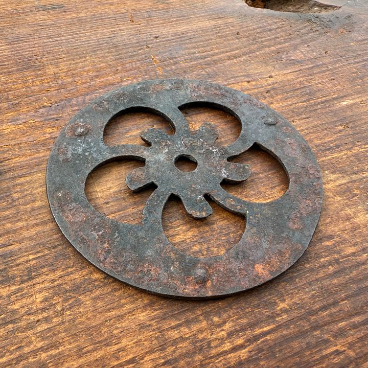 🎎 Japanese Cast Iron Tetsubin Trivet – Mid-Showa Era – Japan Antique Roadshow product image (2)