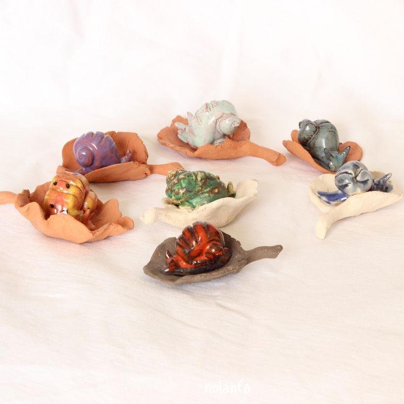 Snails on a leaf product image (19)