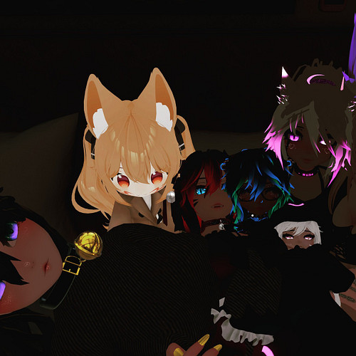 A pile of cuties in the dark >^.^<

Ref: https://twitch.tv/piratepaws

#hangout #vrchangout #vrccute #vrccuddles #vrchat #vrc...
