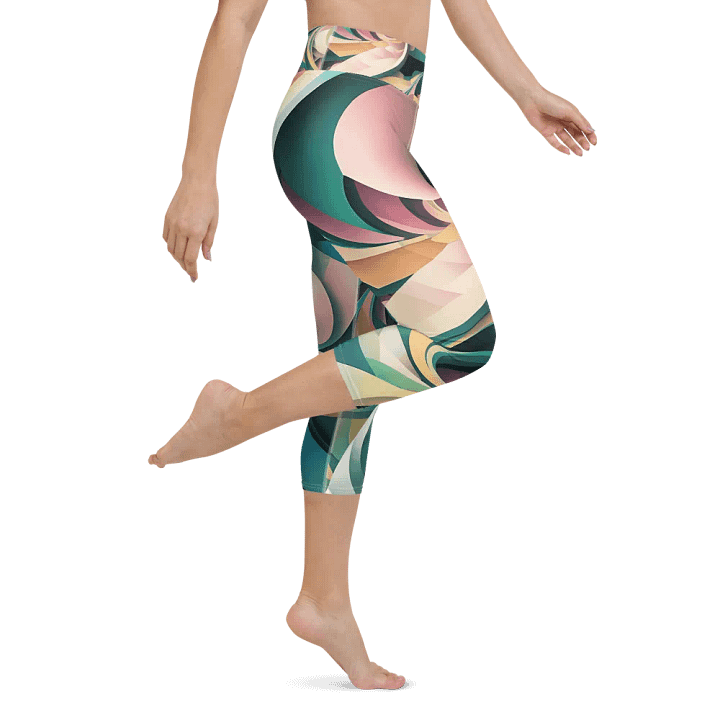 Abstract Lithographic Pattern Design Yoga Capri Legging - V6 product image (2)