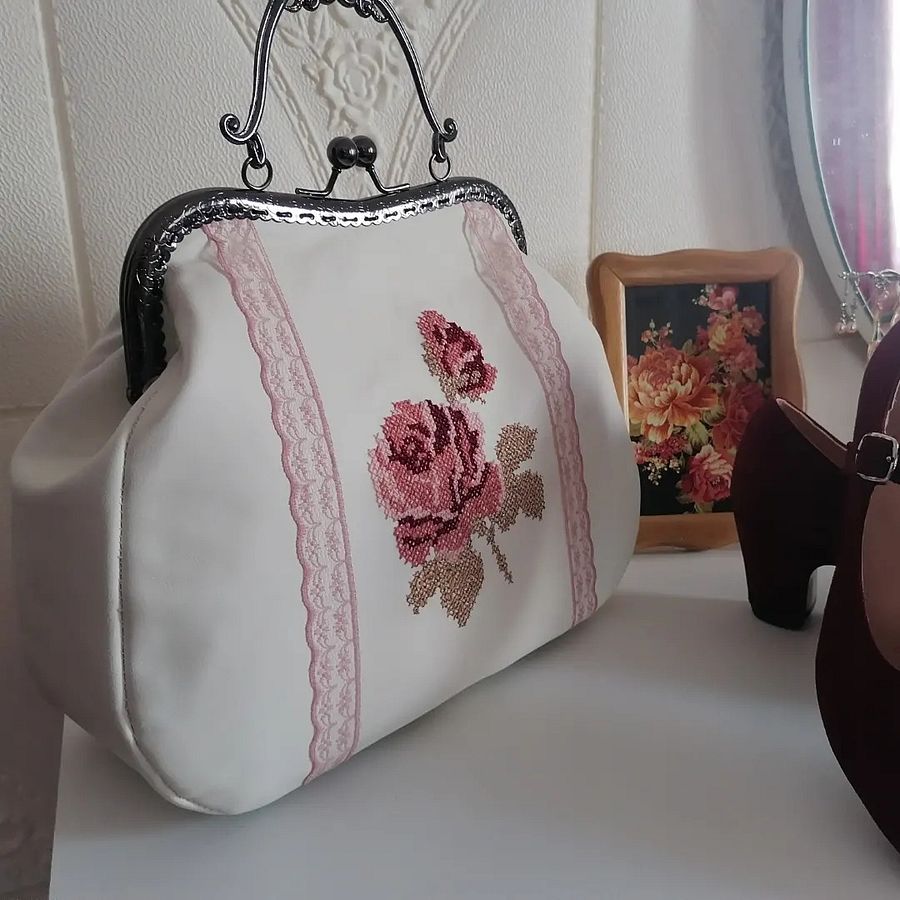 White leather bag product image (5)
