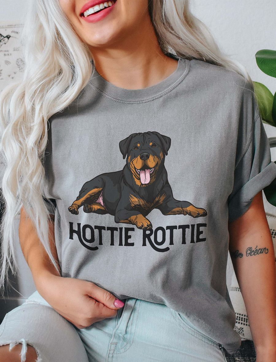 Hottie Rottie T-Shirt of a Rottweiler | Funny T-Shirt for Rottie Paw-rents product image (11)