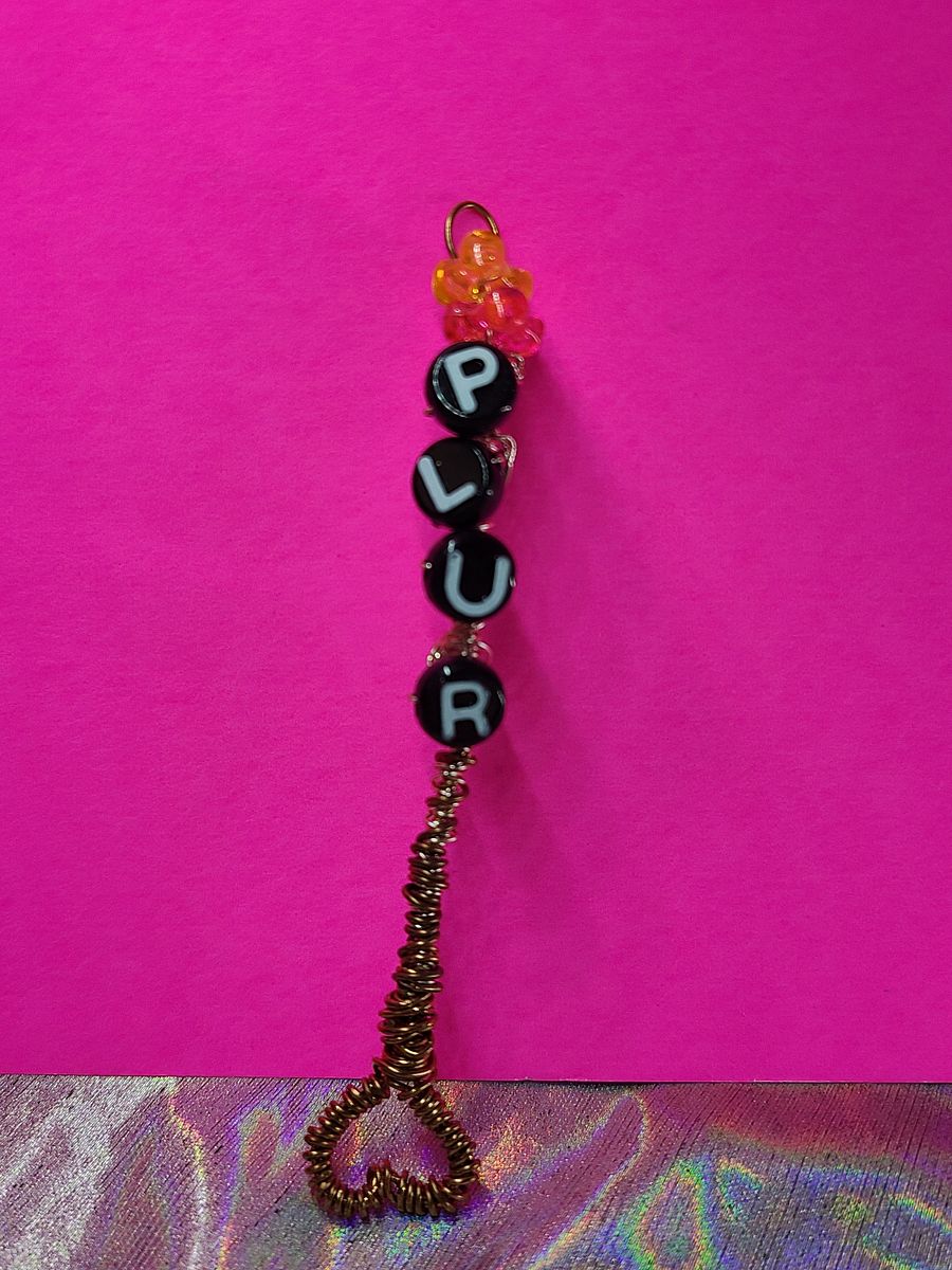 Kandi PLUR Handmade Bubble Wand - wire wrapped pendant product image (4)