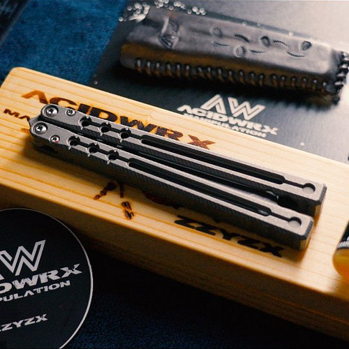 Is the ZZYZX one of the best balisongs of all time, with one of the best RINGS of all time AND one of the best unboxing exper...