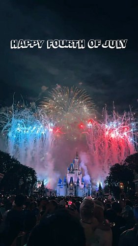 🇺🇸✨ Happy Fourth of July! ❤️🤍💙

Wherever you’re celebrating, we hope your day is full of fireworks, friends & a little Disney...