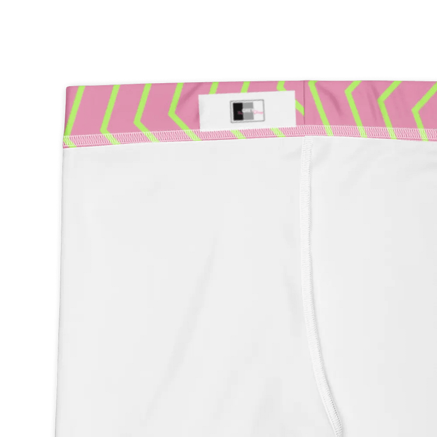 Zigzag Zest Pink Shorts product image (2)