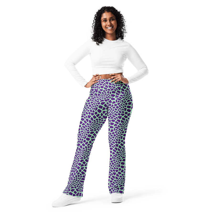 Green Giraffe Flare Leggings product image (9)