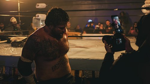 ARRIVED WITH MY REVOLVER. 📸
#WrestleKombat
@pwrevolver x @wrestlearrival 

#prowrestling #indiewrestling #wrestling