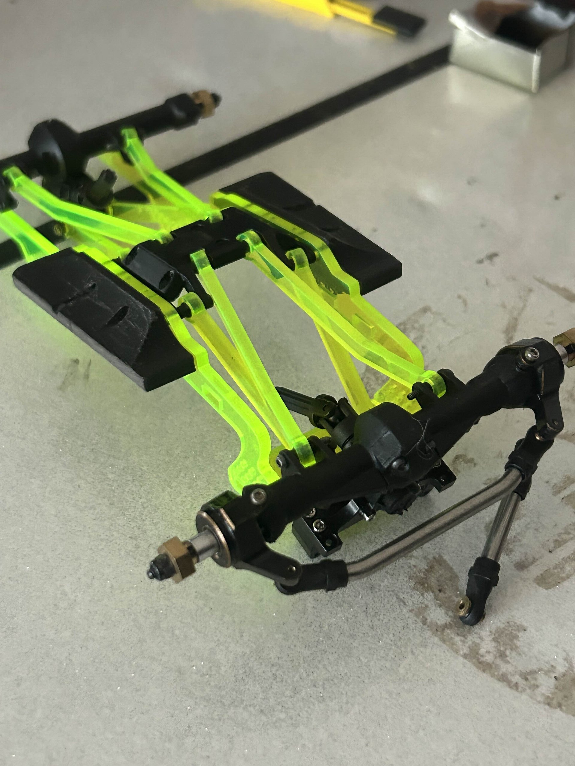 Karnage chassis / stock axles product image (2)