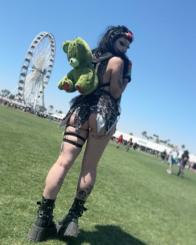 I’ve realized how bad the back of my legs need tattooed 
Anyways here’s the cutest lil bear bag from @coachella that of cours...