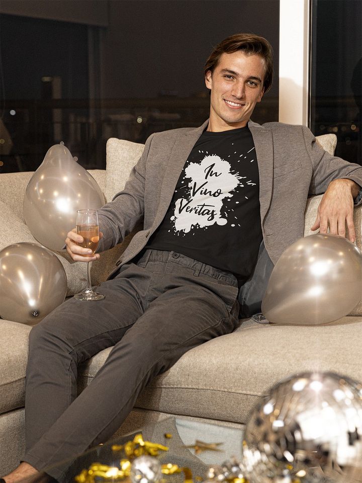 In Vino Veritas TShirt product image (2)