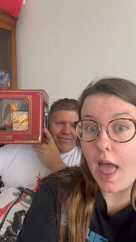 Wij openden de Charizard EX super premium collection. En dit kregen we eruit! #pokemon #TCG #Charizard #opening