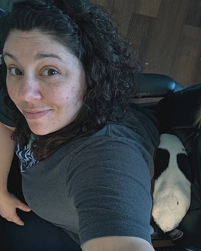 Lady... My sweet doggo. You can't sit there baby! 😆💖 #dogsofinstagram #ratterrier #ratterriersofinstagram #shessleeping