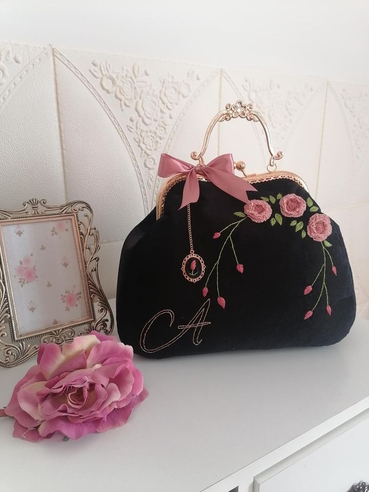 Black velvet handbag product image (4)