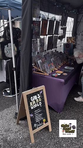Setting up shop at yesterdays Moonlight Market ☺️🛍️🎨

#artshop #artvendor #setupshop #artist #abstractart #trippyart #longisl...