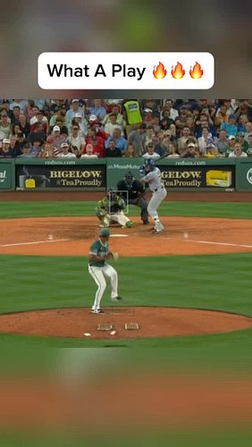 GIVE THIS MAN A GOLD GLOVE 🙌