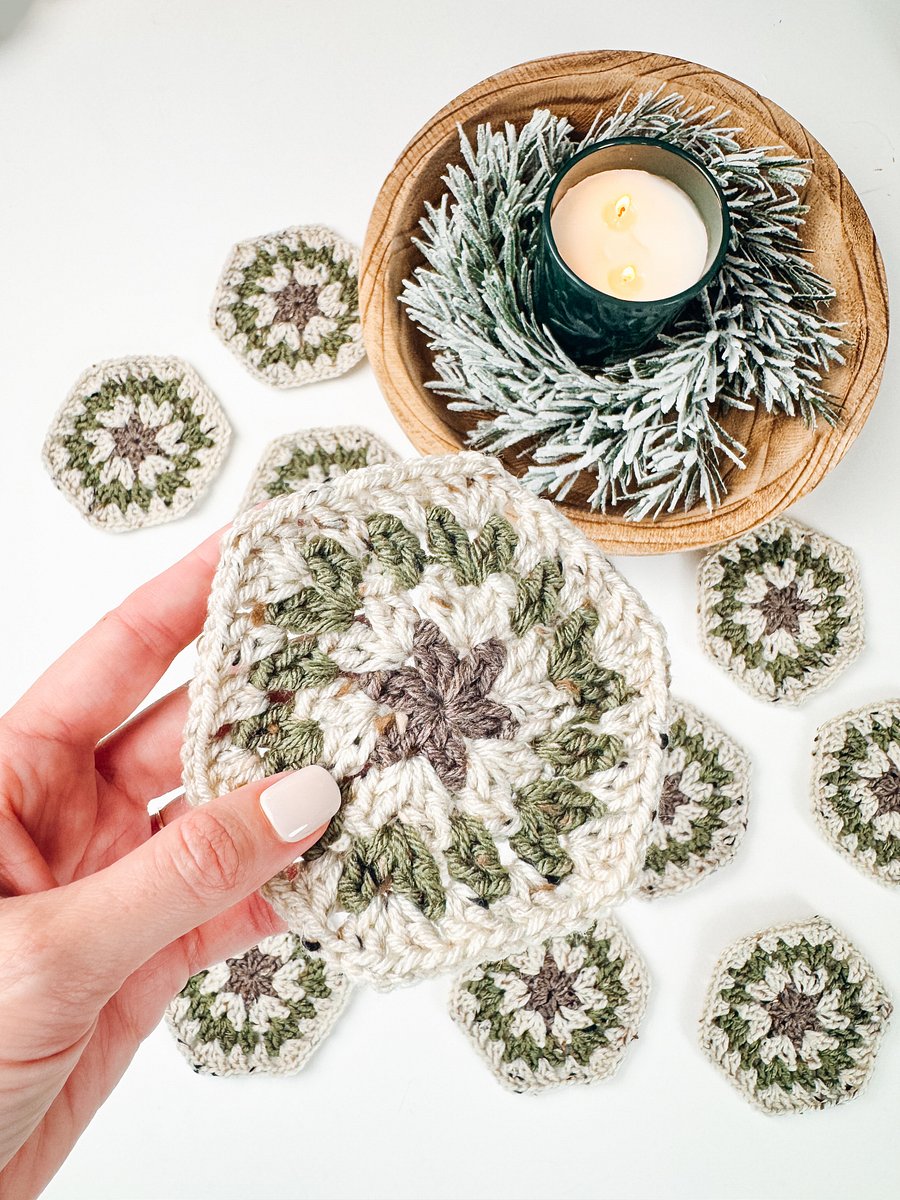 Hexagon Granny Stocking Pattern Tutorial With Unique Ribbed Cuff product image (2)