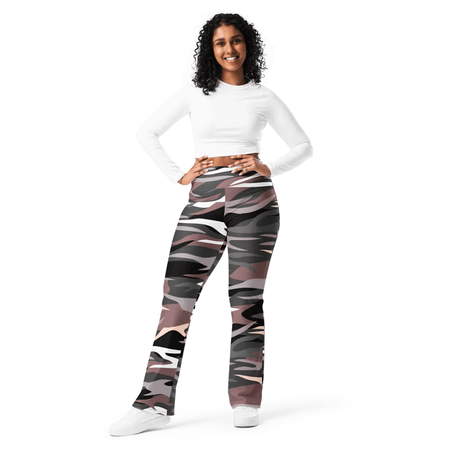 Camouflage Chic Flare Leggings product image (8)