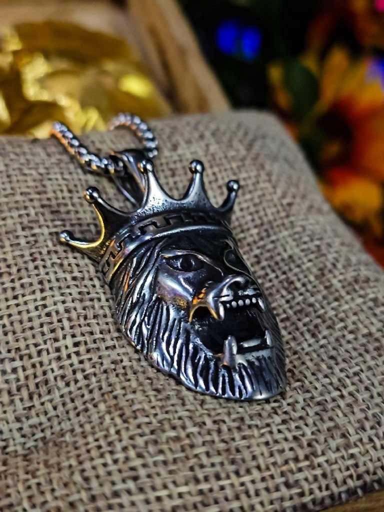 The Armored Kingdom Royal Lion Rage Necklace product image (4)
