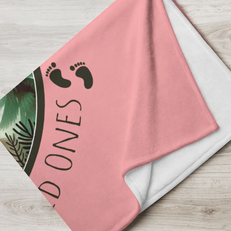 MAMA SQUATCH FLEECE BLANKET product image (4)