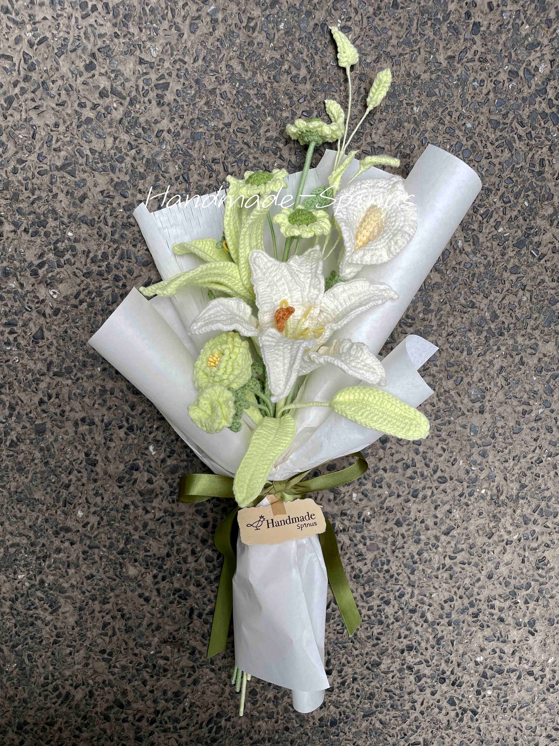 Love in Gold & White Crochet Knit Bouquet product image (4)