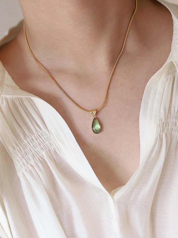Water Drop Necklace | 18K Gold Plated. product image (6)