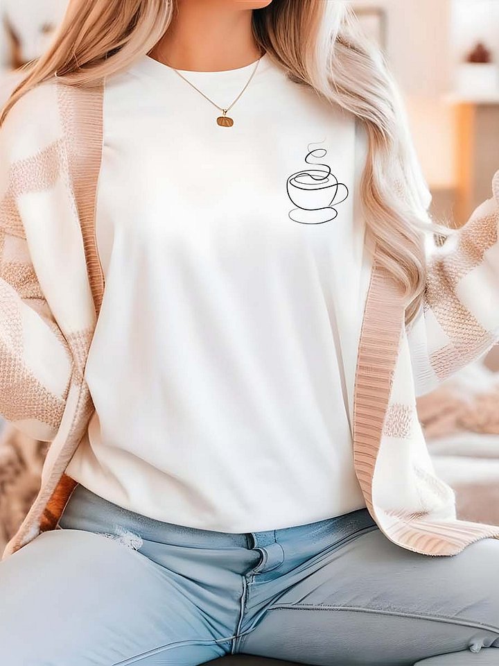 T-Shirt mit Kaffeetassen-Design – Minimalistische Line-Art für Kaffeeliebhaber product image (1)