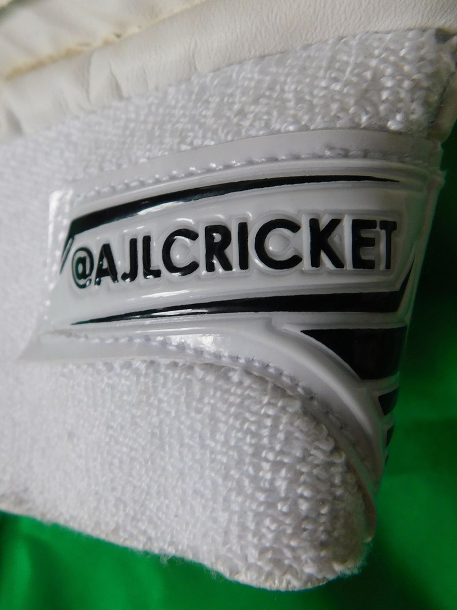 Cricket Batting Gloves product image (6)