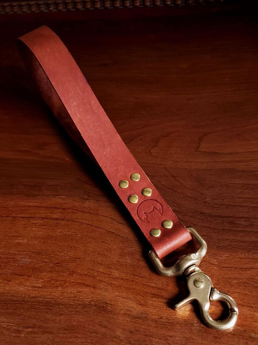 Brown & brass short lead product image (2)